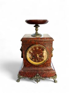 Orologio antico marmo rosso