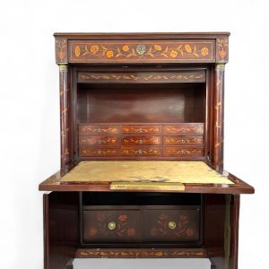 Secretaire in legno intarsiato
