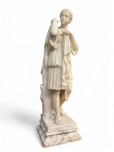 Statua " La vestale"